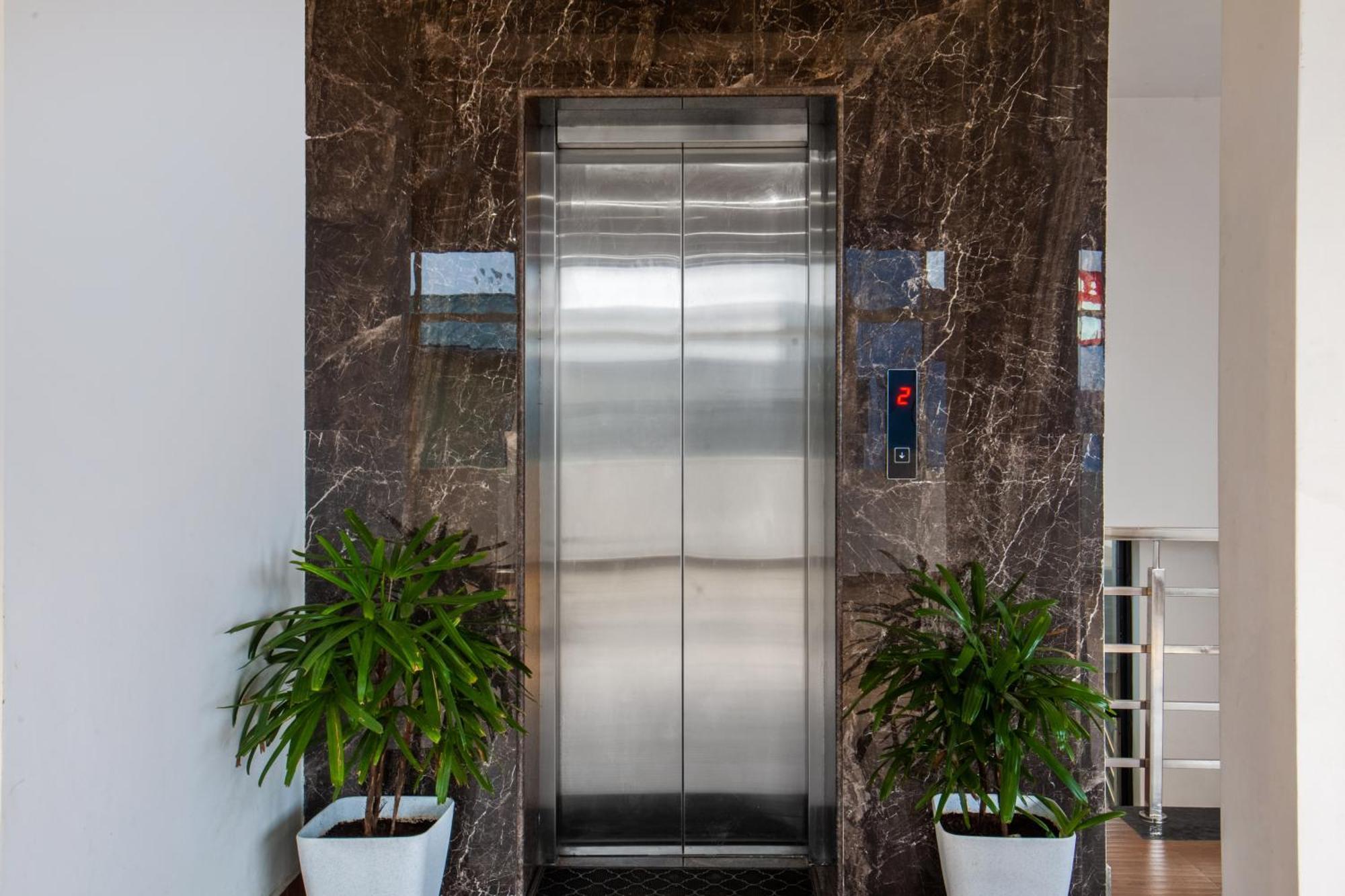 Treebo Sans Sarav Kushalnagar Hotel Tulsa Exterior foto